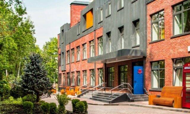 English Nursery & Primary School 