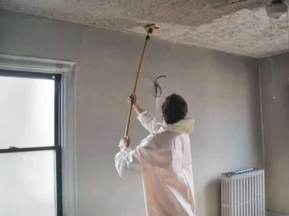 Как отмыть потолок от копоти