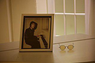 Если бы Леннон носил линзы, он бы лишил части дохода несколько аукционов. Фото 2 