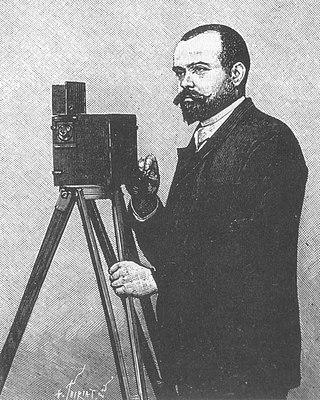 Главный механик (на илл.) братьев Люмьер в конце XIX века снимал кинохронику на Тверской в Москве. Фото 5 