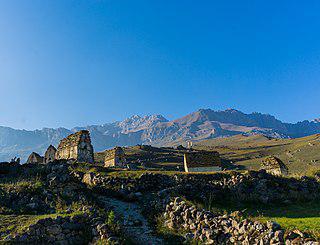 Известный скульптор-монументалист, автор ставшей символом Башкортостана конной статуи Салавата Юлаева в Уфе, Сосланбе́к Таваси́ев родился в высокогорном селении Фаснал на западе Северной Осетии… Фото 2 