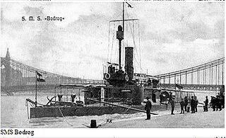 Корабль, якобы сделавший первый выстрел мировой войны, ныне ржавеет в качестве плавучей пристани на Дунае. Фото 5 