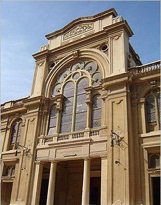 На церемонию открытия отреставрированной синагоги (на&nbsp;илл.), рассчитанной на 700 человек, пришли три иудея. Фото 1 