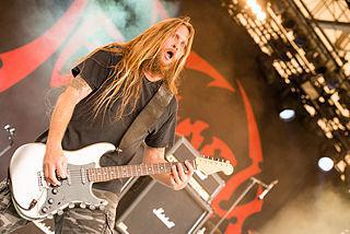 Одной из характерных особенностей жанра Death metal является оригинальный вокальный стиль — «мужской рык»… Фото 1 