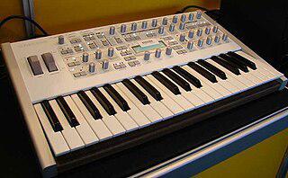 Предшественник синтезатора был выпущен немецкой фирмой ещё в 1930-е годы. Фото 1 