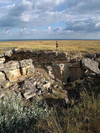 В 90-е действительно убивали людей и награбленное прятали в каменоломнях. Фото 3 