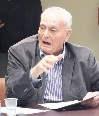 Выпускница дизайнерской школы (на илл.) занялась юриспруденцией, чтобы спасти практику мужа, и стала ведущим специалистом в трудовом праве. Фото 2 