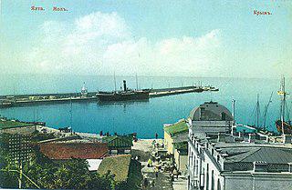 Выражение «ялтинский мол» ассоциировалось у современников как с чеховской дамой, так и с красным террором. Фото 1 