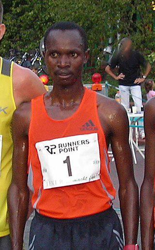 За победу в Бостонском марафоне полицейский из Найроби получил 80 000 долларов США, 5 овец и 2 коровы. Фото 3 