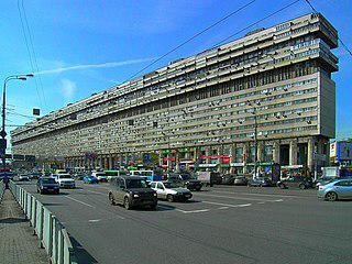 Длина дома-корабля на Большой Тульской улице Москвы составляет почти половину от длины всей улицы (на илл.). Фото 2 