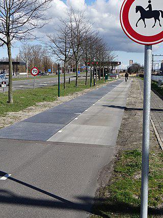 Голландцы мостят дороги солнечными батареями. Фото 1 