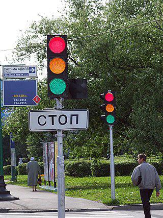 Избавившись от большинства светофоров и дорожных знаков, город свёл к нулю количество ДТП. Фото 1