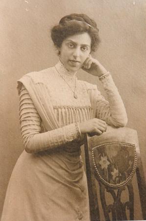 Карьеру основательницы израильского гостиничного бизнеса прервал погром и закончили британские военные. Фото 1 