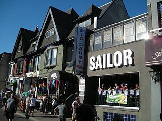 Квартал Нью-Йорка, где поначалу было 250 скотобоен, а позднее — наркопритоны и гей-клубы, сегодня заставлен элитными бутиками и является исторической достопримечательностью. Фото 3 