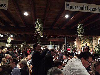 Лауреат литературной премии получает сто бутылок бургундского. Фото 2 