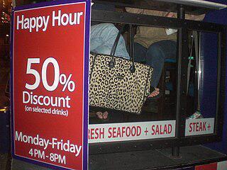 Любители выпивки по всему миру ждут свой счастливый час. Фото 2 