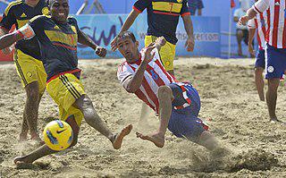 Мастер парагвайского пляжного футбола поначалу торговал на рынке автомобильными «дворниками». Фото 3 