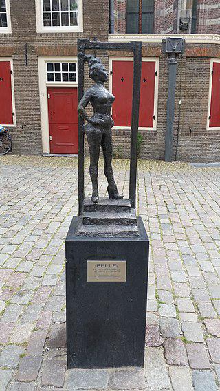 Одним из первых изданий в защиту прав секс-работников стала кубинская газета La Cebolla 1888 года. Фото 1 