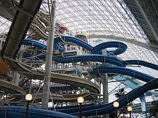 Память о победе в Великой Отечественной войне заменили аквапарком. Фото 2 