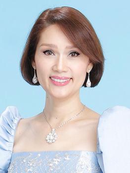 Первая филиппинская депутатка-трансгендер сменила в парламенте свою мать. Фото 1 