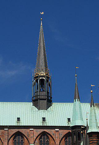 Петровская церковь В XVIII веке шпиль рижской церкви Святого Петра (на фото) являлся самым высоким деревянным сооружением Европы. Фото 5 