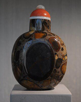 По красоте и изяществу флакончик для табака может составить конкуренцию флакону для духов. Фото 2 