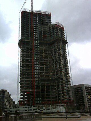 Самое высокое здание Франции предсказывает погоду на завтра. Фото 1 