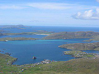 Самый крупный остров Внешних Гебрид (Шотландия) не имеет собственного названия, условно разделяясь на «острова» Льюис и Харрис. Фото 4 