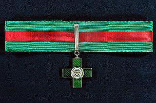 В Италии орден за трудовые заслуги (на илл.) вручается не дояркам, а предпринимателям. Фото 1 