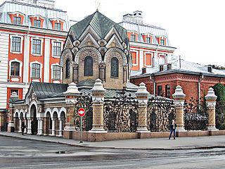 Часовня при храме Спаса на Крови увенчана не крестом, а другим христианским символом. Фото 2 