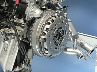 Для быстрого переключения передач нужны робот, две коробки и два сцепления. Фото 3 