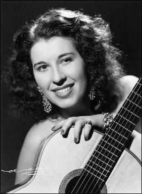 Гимн Французского Сопротивления, «Песня партизан», был написан Анной Марли, урождённой Анной Юрьевной Бетулинской. Фото 2 