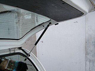 Игрушка без движущихся частей (на илл.) работает на нетривиальных физических принципах. Фото 1 