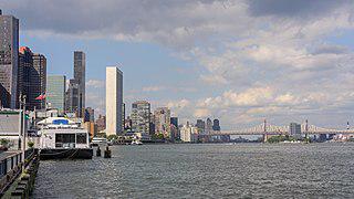 Направление течения воды в главном проливе Нью-Йорка (на илл.) меняется каждый день. Фото 1 