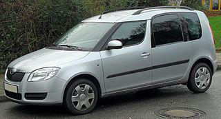 Официальная концепция Škoda Roomster (на илл.) — дом, поставленный на кабину самолёта. Фото 1 