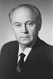 Посещая США, советский химик успел спасти женщину и её дочку из горящего самолёта и дать отказ Александру Керенскому. Фото 3 