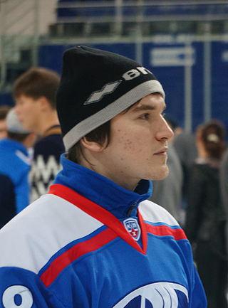 Российский хоккеист набирал очки в своих дебютных матчах в МХЛ, ВХЛ и КХЛ. Фото 3 