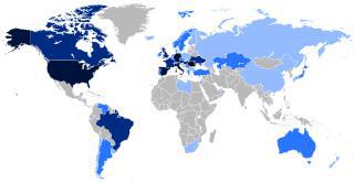 Румыны считали, что у «родившегося в сорочке» ребёнка есть шанс стать вампиром. Фото 1 