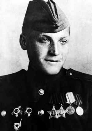 Советский поэт не дал рекомендацию на вступление в Союз писателей автору собственной биографии. Фото 2 