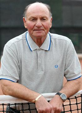 Старший тренер сборной СССР по теннису поддавался её игрокам на корте. Фото 1 