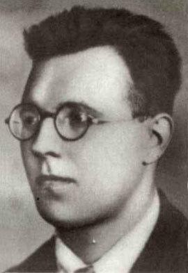 Существуют не только «человек и пароход», но и «человек и башня». Фото 4 