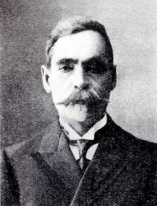 Торговец обувью приучил ростовчан торжественно сажать деревья. Фото 2 