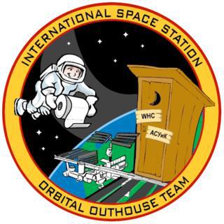 Унитаз на МКС оборудован фиксатором для ног и вентилятором. Фото 2 