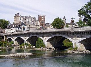 В одном провинциальном городе Франции берут начало две монаршие династии современной Европы. Фото 1 