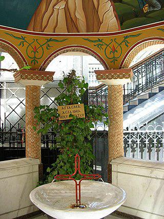 Вода из башни, считаемой некоторыми градостроительной ошибкой (на илл.), освящалась при царе. Фото 2 