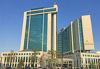 Здание на Невском, из которого традиционно велось управление Петербургом, в настоящее время отдано под сберкассу. Фото 4 