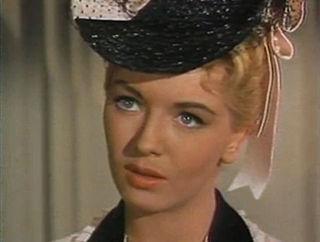 Актриса, сыгравшая эпизодическую роль в фильме с Мэрилин Монро, в основанном на нём сериале получила одну из главных ролей. Фото 1 