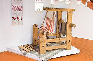 Британская путешественница носила шляпы и шарфы из-за неудачного знакомства с ткацким станком. Фото 1