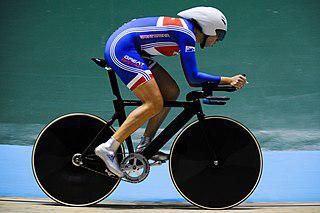 Британская велогонщица успела и в Афинах на лодке вёслами погрести, и в Пекине голышом прокатиться. Фото 1 