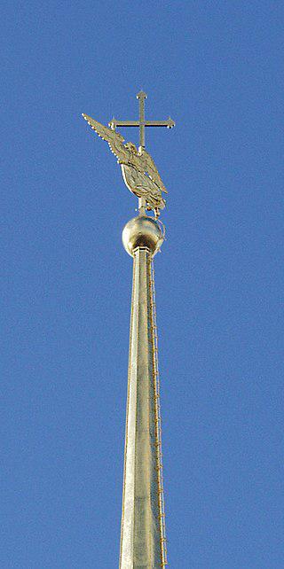 Египетские пирамиды венчал особый камень-пирамидион, часто покрывавшийся позолотой и отражавший солнечные лучи. Фото 1 